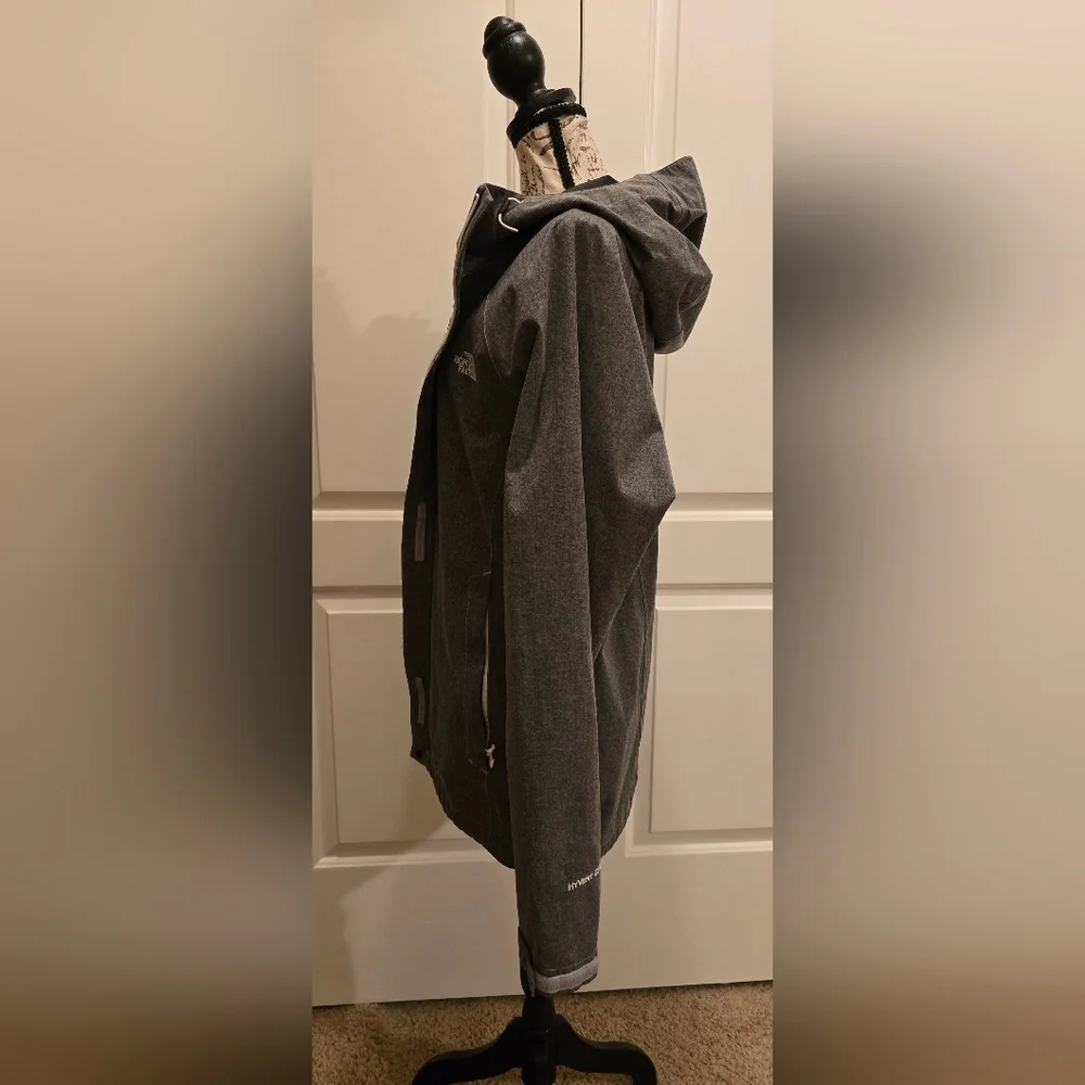 The North Face HyVent 2.5L Waterproof Gray Hooded Jacket XL - Picture 3 of 15